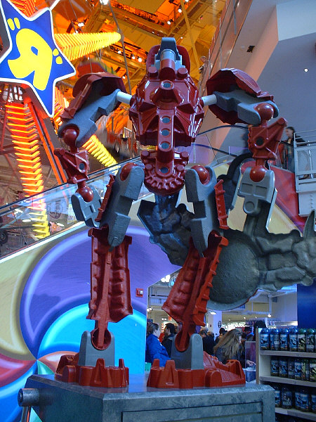 VAKAMA Statue Back View