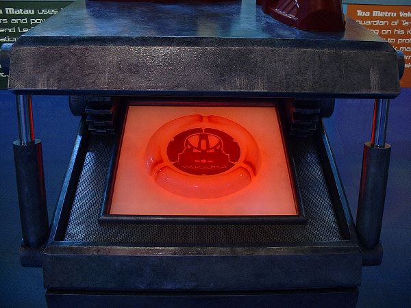 KANOKA w/ Red Light