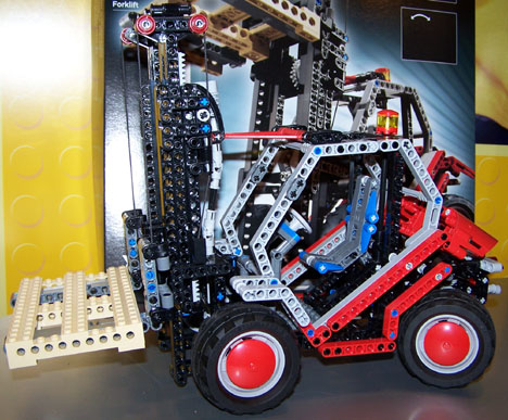 8416 Forklift